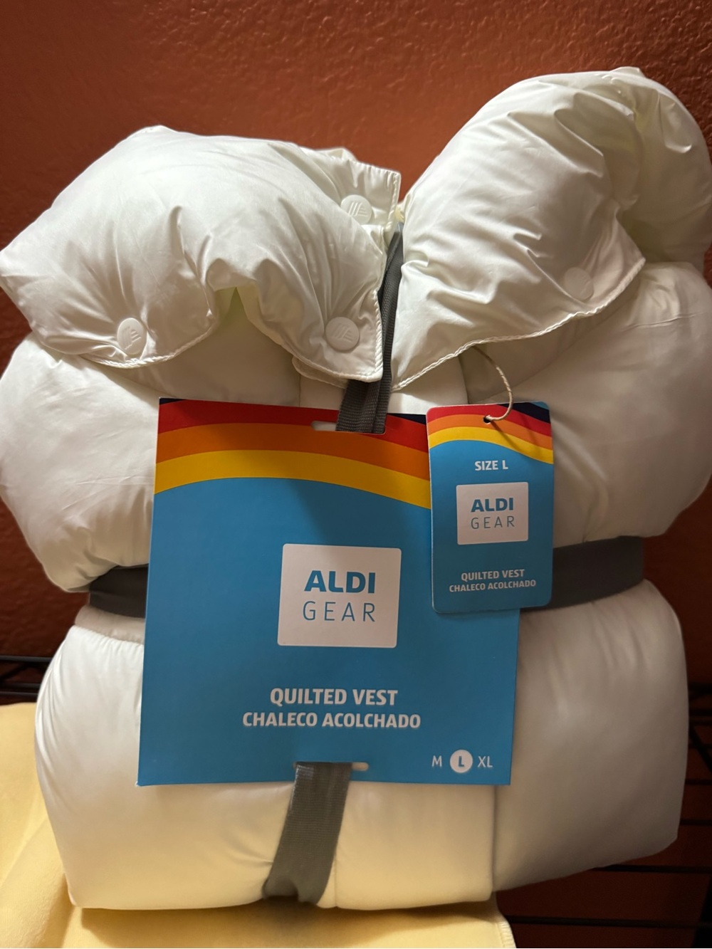 ALDI GEAR White Quilted Puffer Vest - Size L